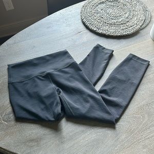 Lululemon women’s wunder train high-rise leggings 25” size 6